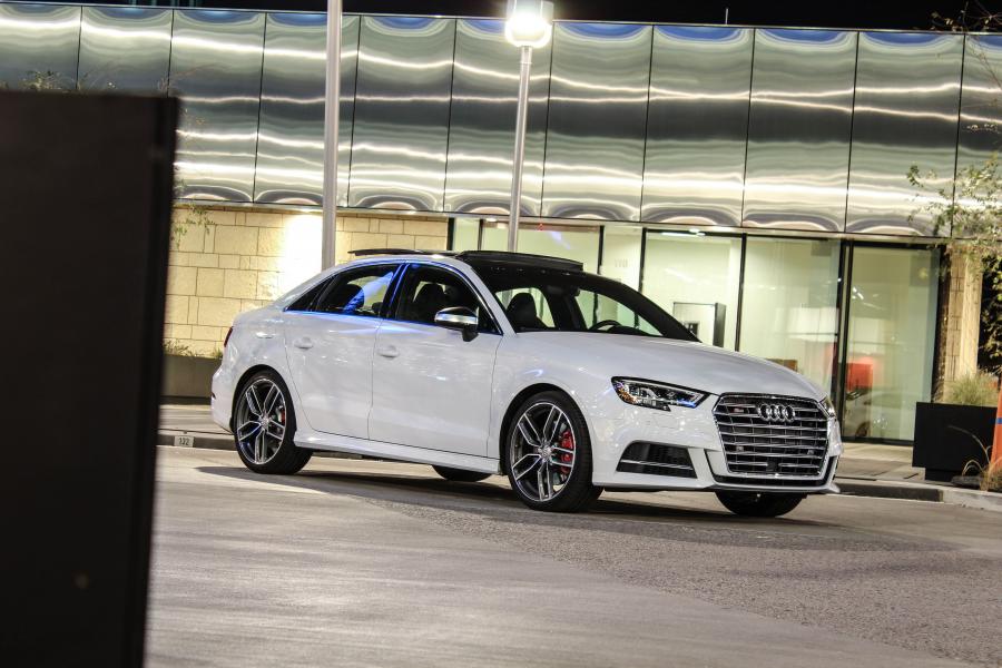  Audi S3 Sedan (8V) 2016 года  (NA) (фото 34 из 40)